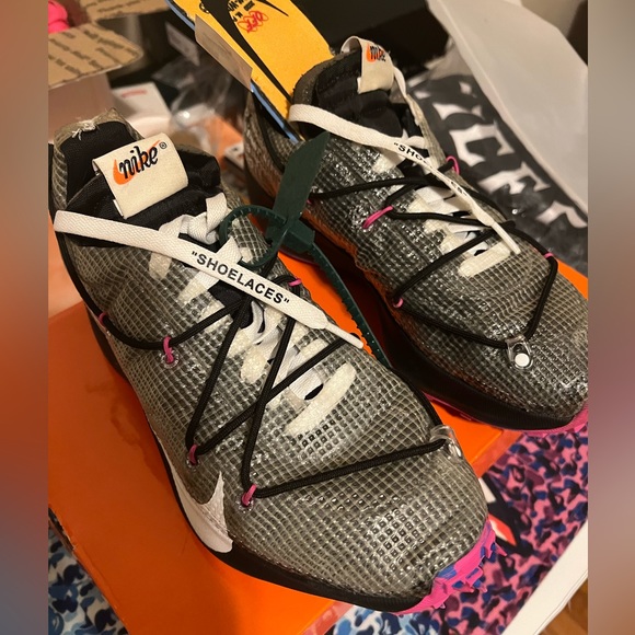 Off white Vapor Street - Picture 3 of 4